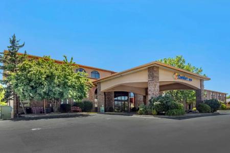 Comfort Inn at Thousand Hills - 21