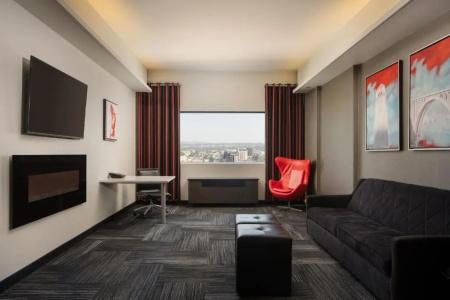 The Davenport Grand, Autograph Collection - 76