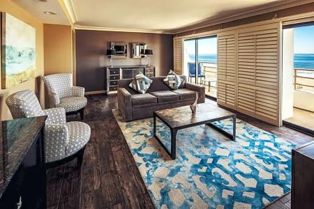 The Waterfront Beach Resort, A Hilton - 235