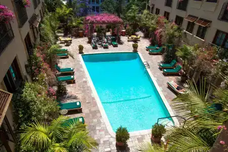 Best Western Plus Sunset Plaza - 17