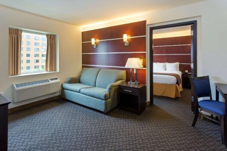 Days Inn & Suites by Wyndham - 31