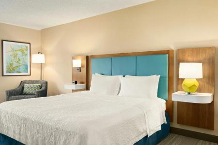 Hampton Inn Portland Airport - 18