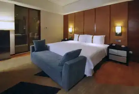 Holiday Inn Qingdao City Center, An Ihg - 71