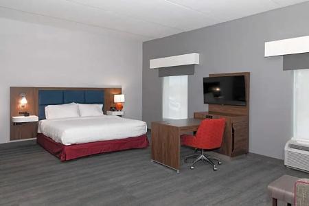 Hampton Inn & Suites Charlotte Steele Creek Road, Nc - 90