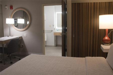 Hampton Inn & Suites Denver-Speer Boulevard - 33