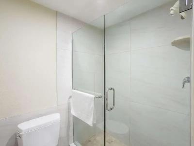 Ramada by Wyndham Culver City - 16