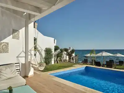 Cavo Orient Beach & Suites - 18