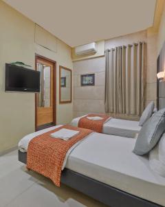 Bentley Marine Drive - 25