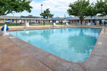 Americas Best Value Inn East - 14