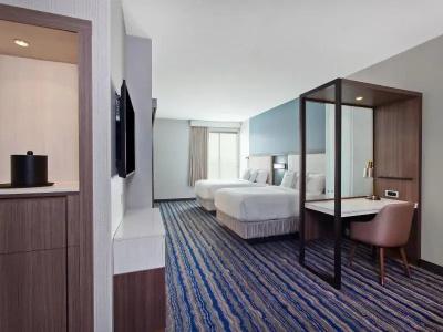 SpringHill Suites by Marriott Orange County - 33