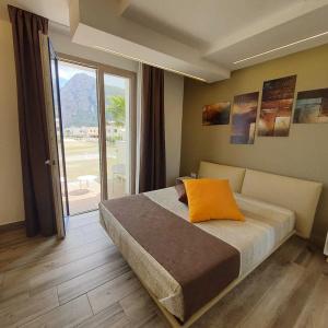 Sundeck - 30