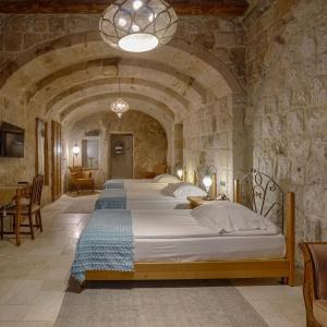 Hera Cave Suites - 43