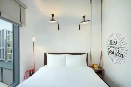 Hampton by Hilton Dubai Al Seef - 12