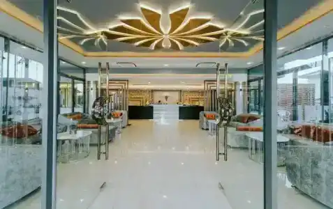 Arista Ubon - 12
