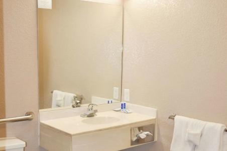 Rodeway Inn - 9