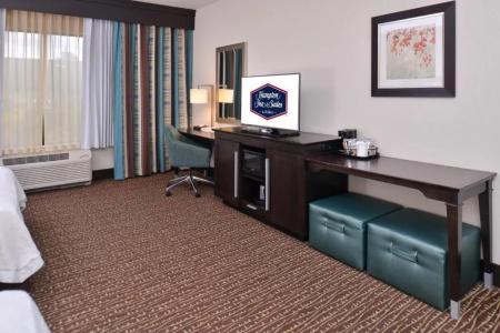 Hampton Inn & Suites - 77