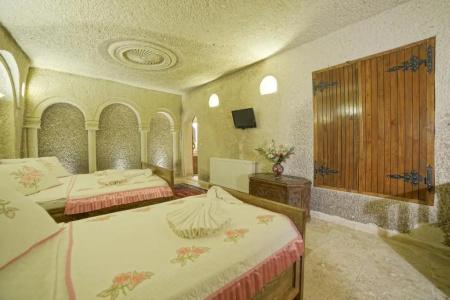Safran Cave - 130