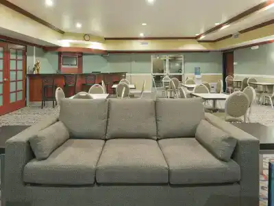 Holiday Inn Express & Suites Central - 0