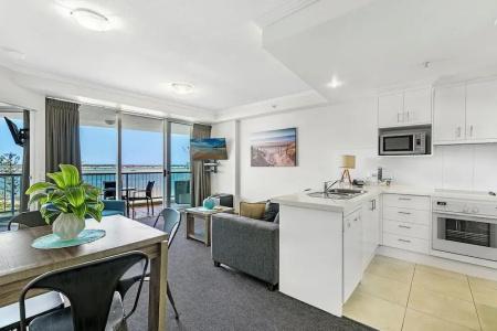 Crystal Bay On The Broadwater - 260