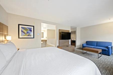 Holiday Inn Express and Suites, an IHG - 72