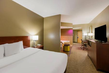 Comfort Suites West - 62