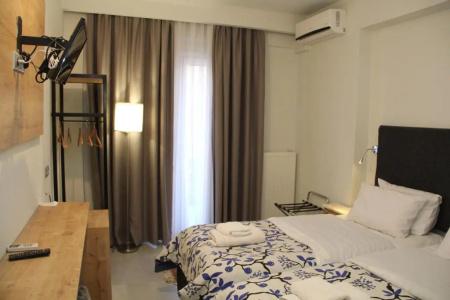 Alexiou - 43