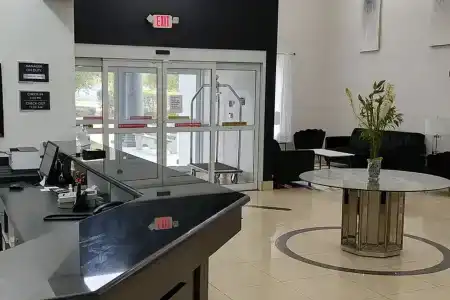 Sans Boutique & Suites - 6