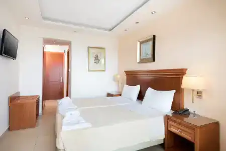 Avalon Palace - 2
