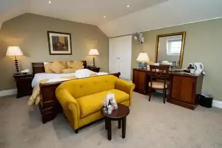 The Clarendon - 102