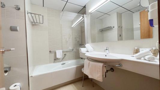 Riviera Beac- Adults Recomended - 7