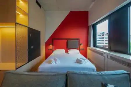 Via Suites - 11