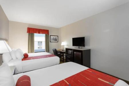 Days Inn & Suites by Wyndham - 67
