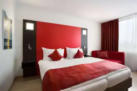 Ramada Encore by Wyndham Geneva - 23