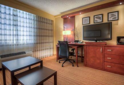 Courtyard by Marriott - 6