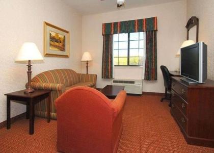 Quality Inn & Suites Near University - 6