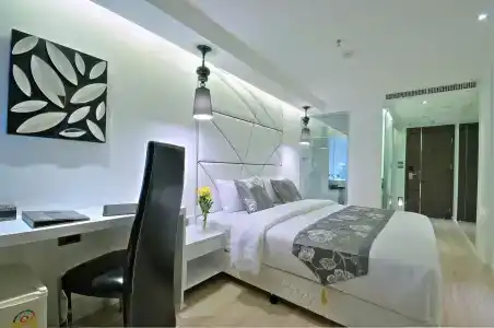 Sukhumvit Suites - 26