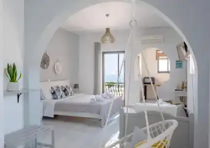 Pefkides Aegina Boutique - 24