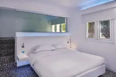 So White Club Resort - 35