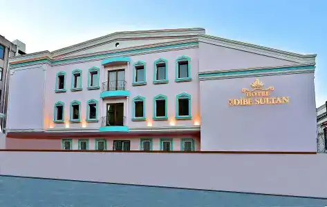 Edibe Sultan - 0