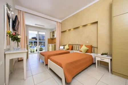 Kavos Plaza - 47