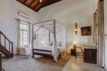 The Postcard Galle - 43