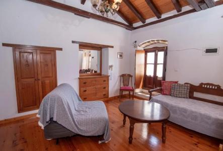 Goulas Traditional Guesthouse - 4