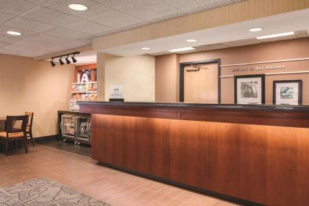 Hampton Inn-Airport - 1