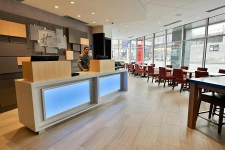 Holiday Inn Express & Suites - Holland Tunnel, an IHG - 10