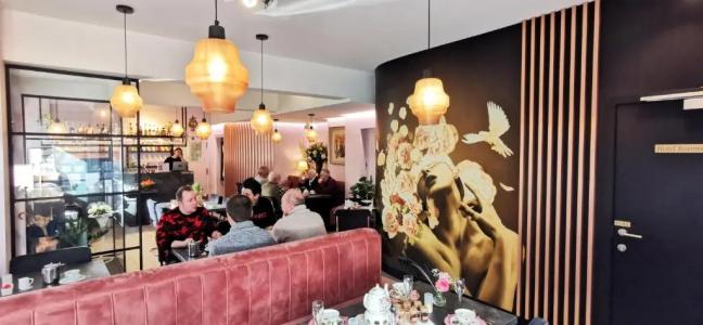 Cardiff - 24