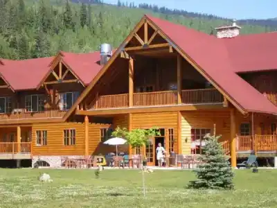 Glacier House & Resort - 24