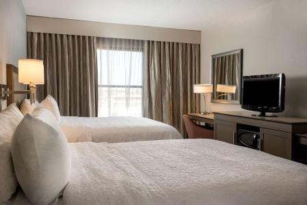 Hampton Inn West - 4