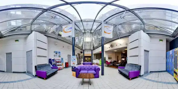 Yha Thameside - 1