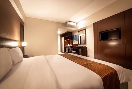 Yulia Beach Inn Kuta - 61