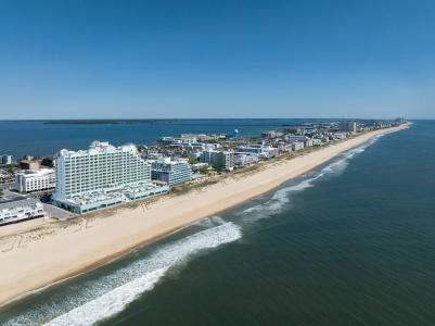 Hilton Suites Oceanfront - 41